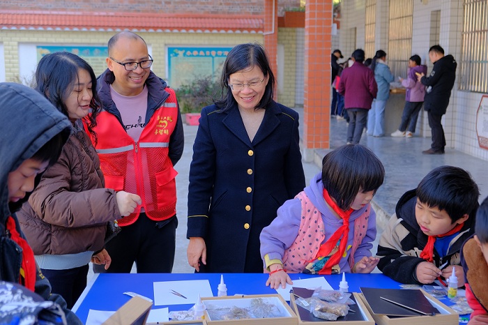 广西药检院党委赴南丹开展&ldquo;乡村振兴&bull;教育先行&rdquo;主题活动